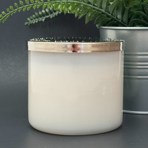 BBW Vanilla Bean Noel Bath & Body Works 3 Wick Candle - Picture 2 of 10